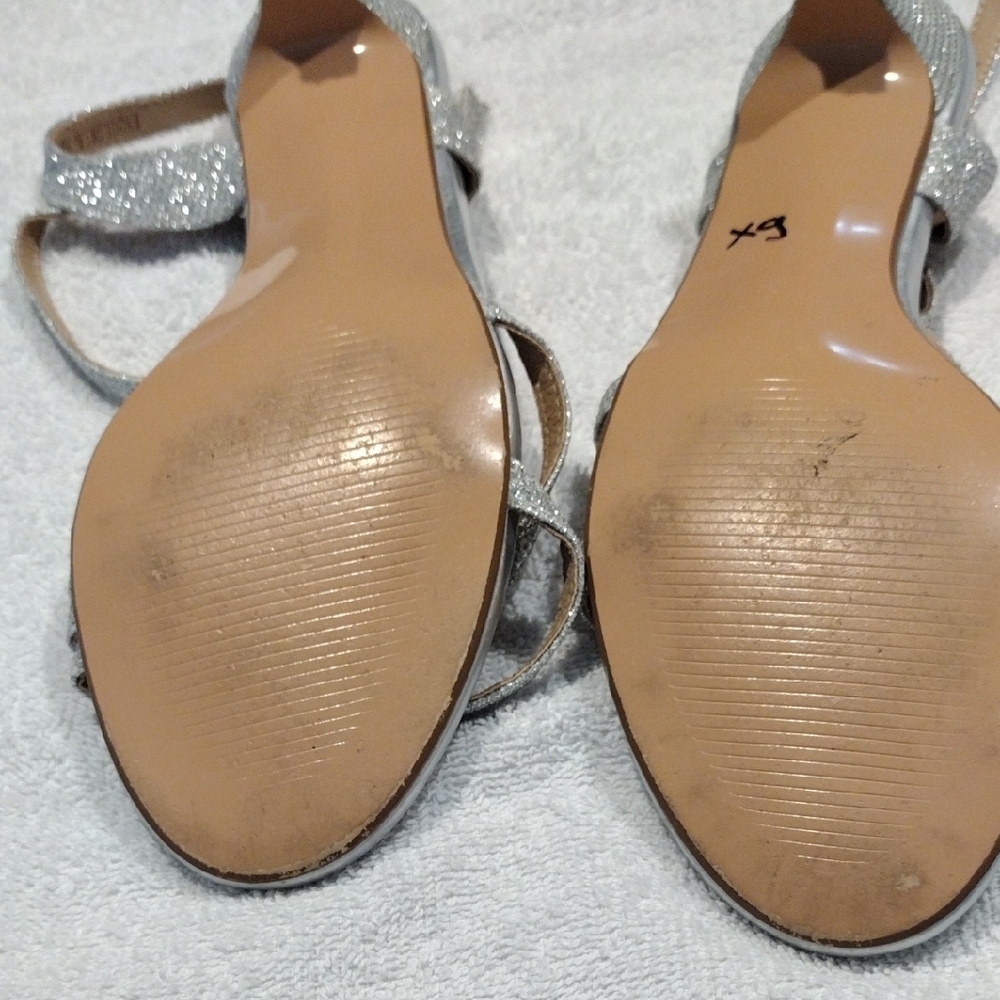 Alfani women Elegant and Chic Glittering Silver Sandals - Picture 5 of 7